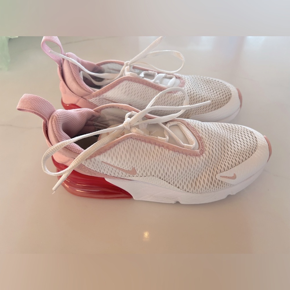 Nike Air Max 270